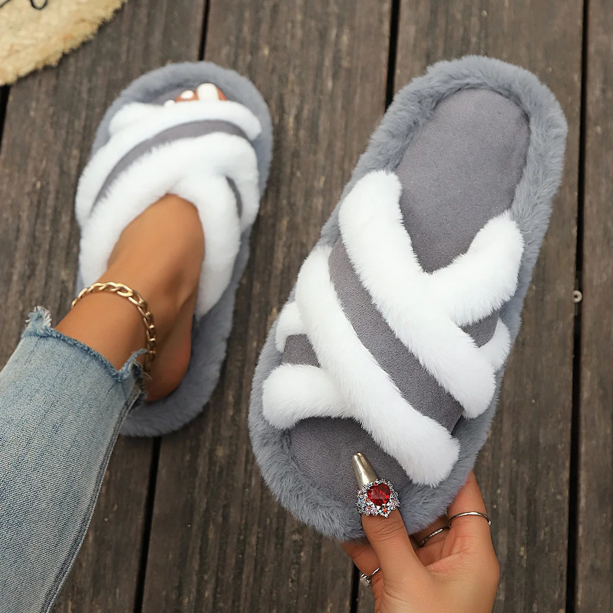 2025 Furry Slippers Home Womens Fluffy Slides Autumn Winter Indoor Fashion EVA Light Cross Flip Flops Soft Flat Shoes Woman 250724