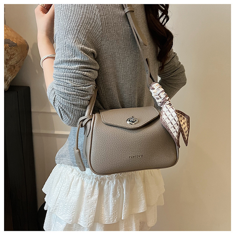 Muse Luxury Designer Bag This Year's Trendy Women's Bags 2025 New Spring Fashion Single Shoulder Bag Stylish Solid Color Pillow Bag Retro