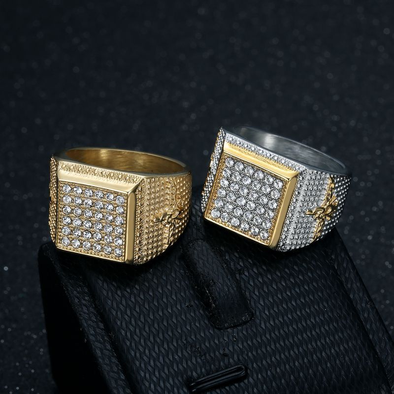 Free Shipping 2025 New Designer Accessories New Hip-hop Style Fashion Ring Titanium Steel Gold-plated Inlaid With Diamonds Persian Cult Men's R