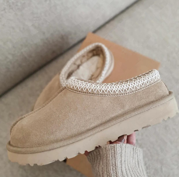 2026 Hot New Man Women Tasman slipper snow boots winter Plush fur keep warm Booties Soft comfortable Casual slippers woman Beautiful gifts