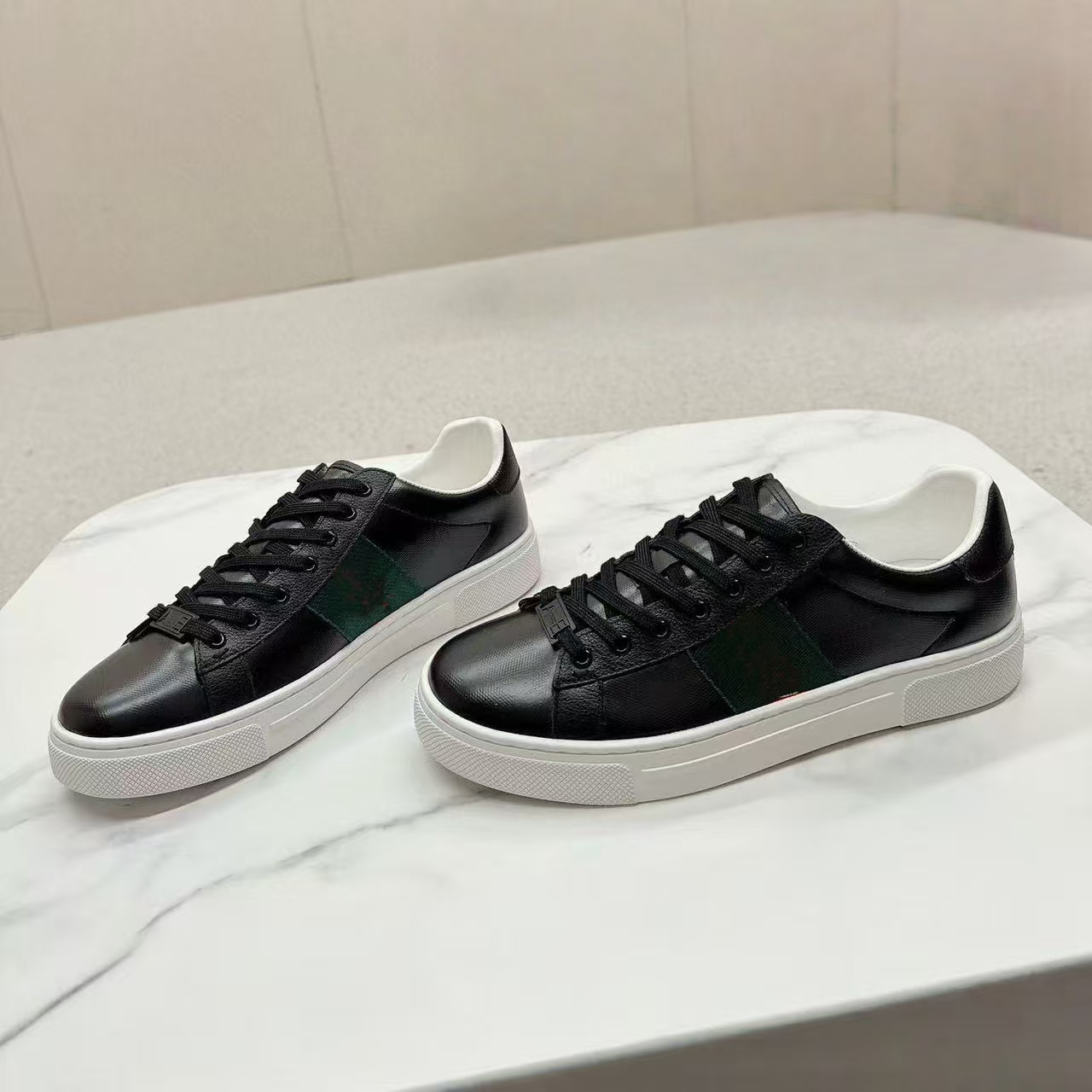 New Flat Casual Shoes Loafers Women Round Toe Lace Up Luxury Men Shoes Running Couple Designer Shoes Cow Suede Unisex Sneakers factory footwear Size