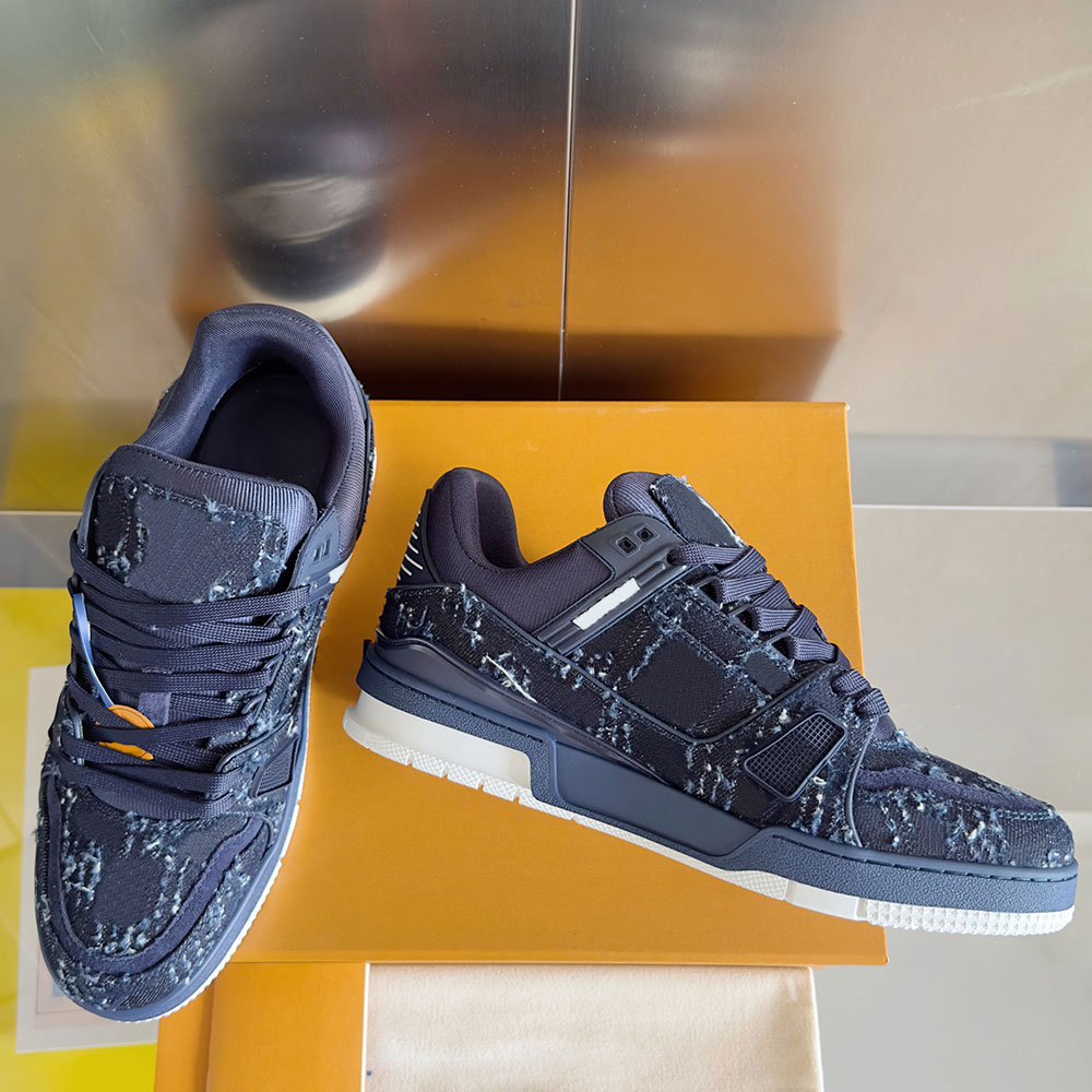 Trainer Sneaker 1AHWTF mens designer sneakers Blue denim Rubber signatures two tone rubber outsole Fashion comfort new trainer casual shoes