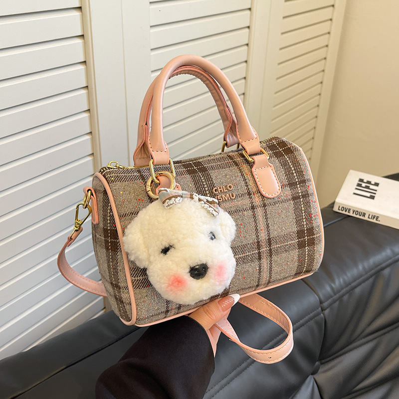 Muse Luxury Designer Bag Korean Style Color-Block Single Shoulder Bag For Women 2025 Spring New Trendy Boston Bag With Cute Puppy Pendant Crossbody