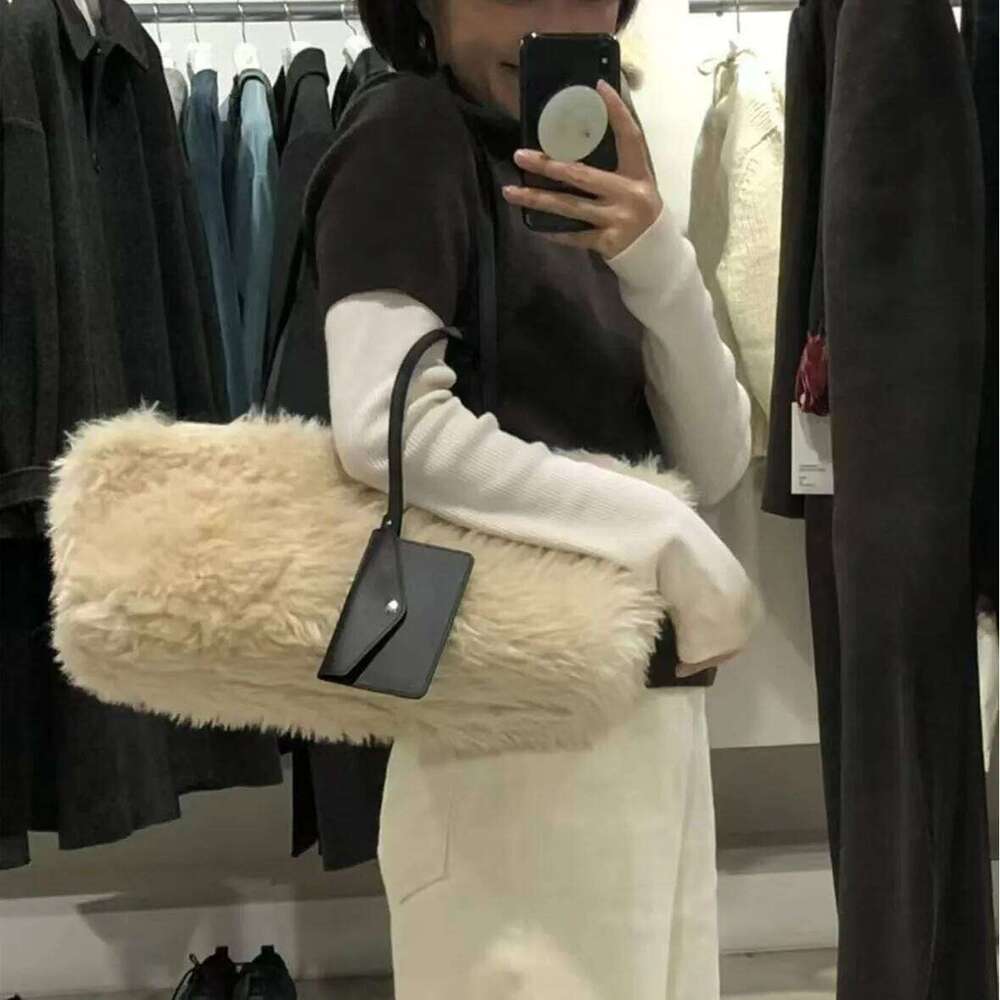 Fur Tote Bags For Women Fluffy Soft Plush Shoulder Bag 2025 Designer Handbags And Purses Autumn Winter Bucket Shopper New