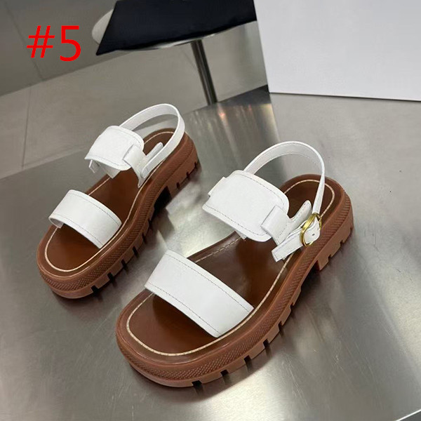 Hot selling new models with free delivery luxury leather sandals, slippers, outdoor casual shoes, summer beach gladiators, new women's smooth d