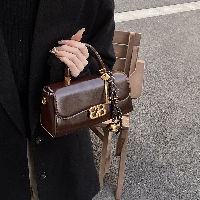 Muse Luxury Designer Bag Fashion Handheld Small Square Bag For Women 2025 Early Spring New Korean Style Solid Color Retro Crossbody Bag Textured Nic