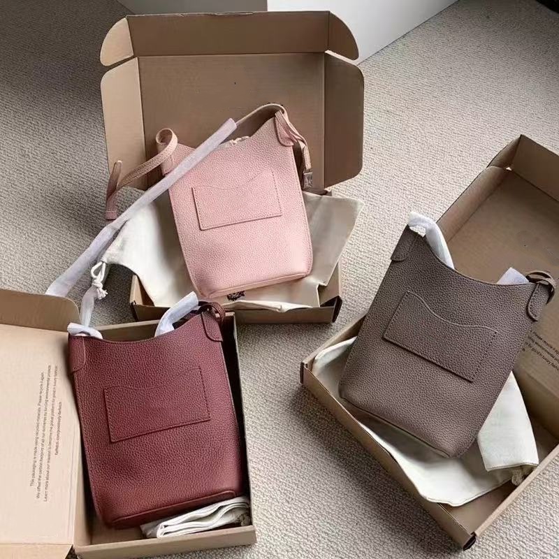 Designer bag 2025 L Litchi patterned bucket bag fashionable womens P shoulder crossbody bags MINI casual handbags Simple Fashion Versatile Mobile ba