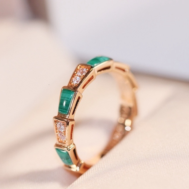 V Gold Material SnakeShaped HandInlaid Diamond Natural Malachite Ring Green Unisex Jewelry 250728