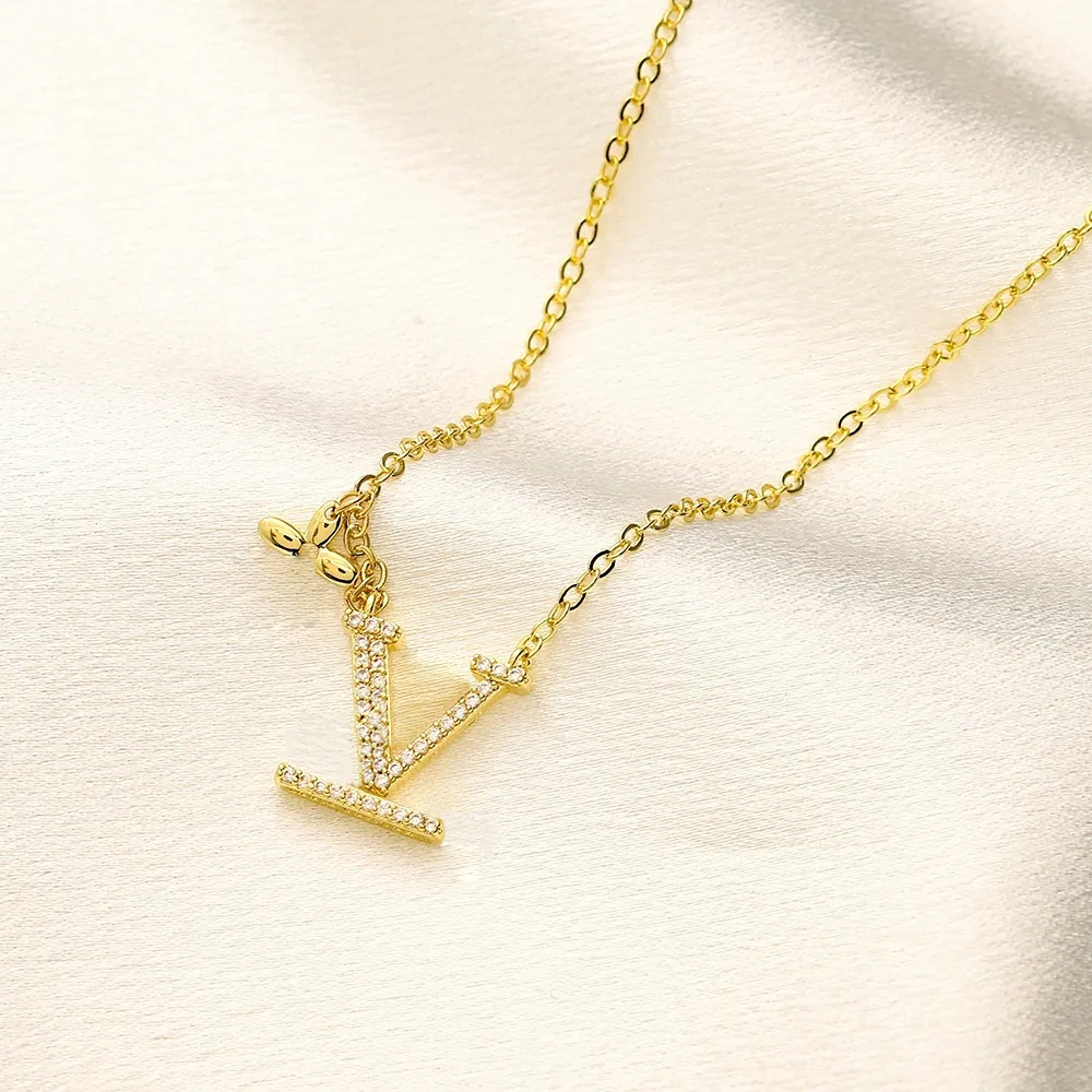 Never-fading gold-plated fashion brand designer stainless steel letter necklace pendant necklace jewelry accessory gift