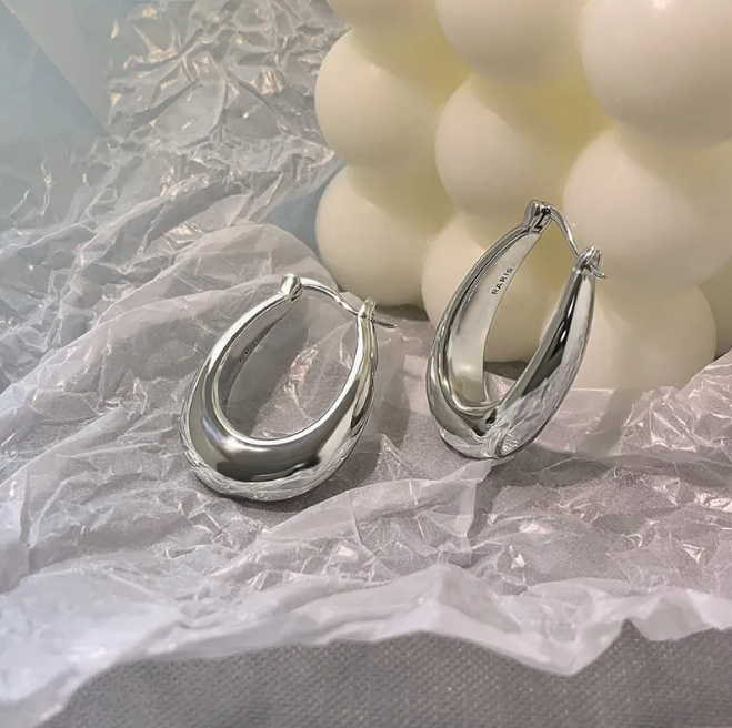 Luxurious Earrings Designer Vintage charm Earring For Women 925 Sterling Silver Hoop Stud Fashion Gold Color Women Party Weddings Jewelry Touch of I