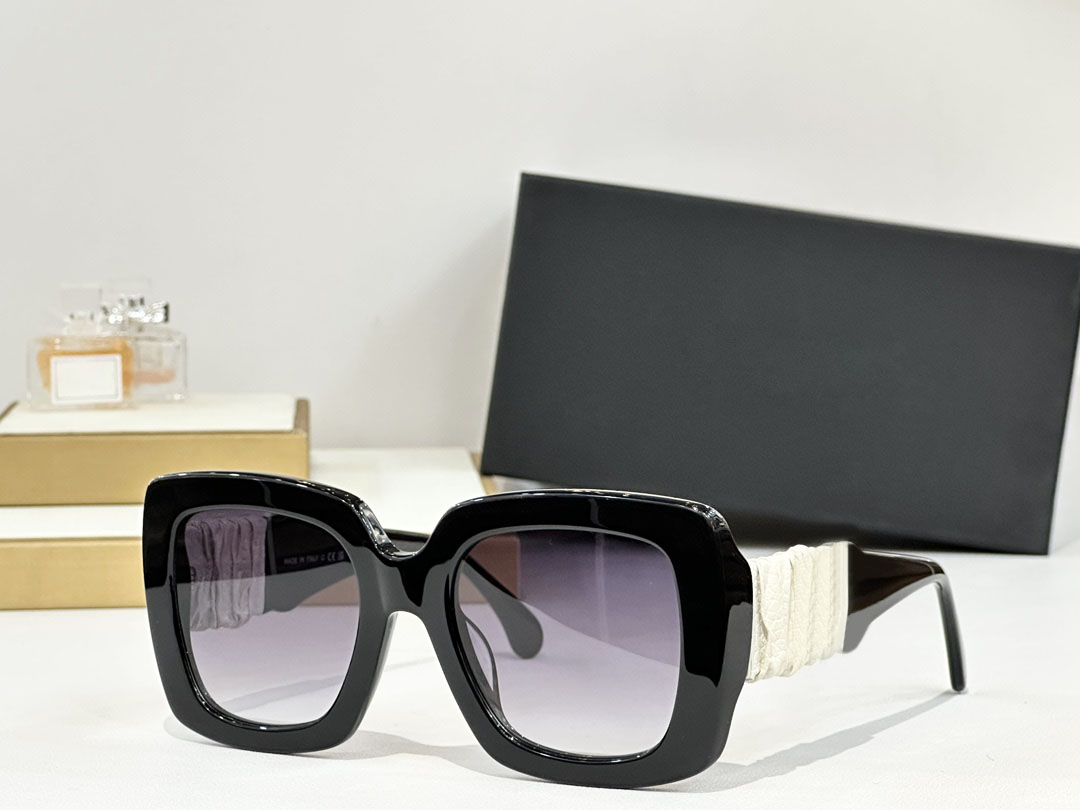 Luxury Designers Womens Sunglasses For Women Men Sun Glasses Mens Designer 5474 Fashion Style Protects Eyes Random Box