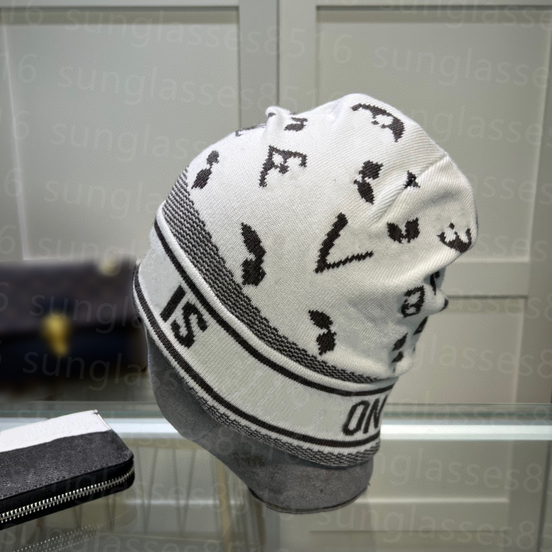Luxury designer beanie hat Purse knitted Woolen hat Fashion Mens womens winter thermal comfortable hat official bonnet