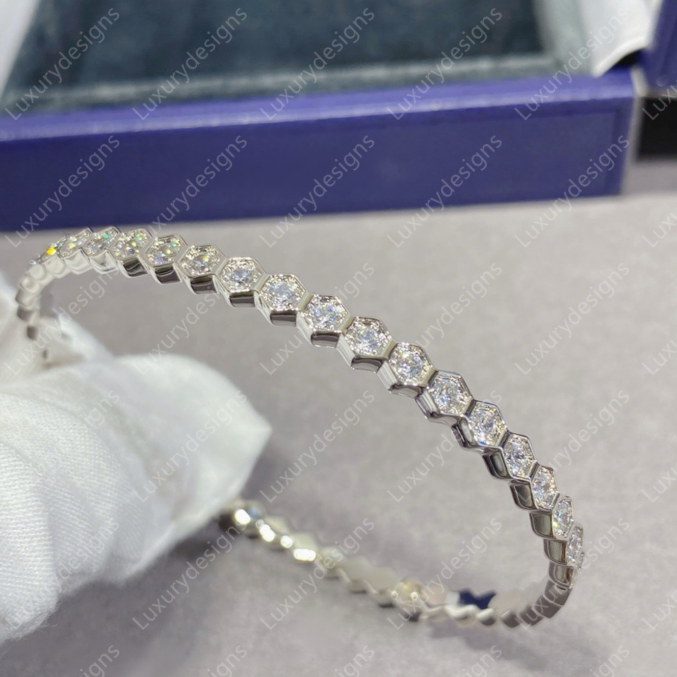 Diamonds Designer Bracelets Bee My Love Bangle Womens Mens Fashion High-end Luxury Bracelet Top Quality High-end Jewelry 3 Golds with Blue Box Packi
