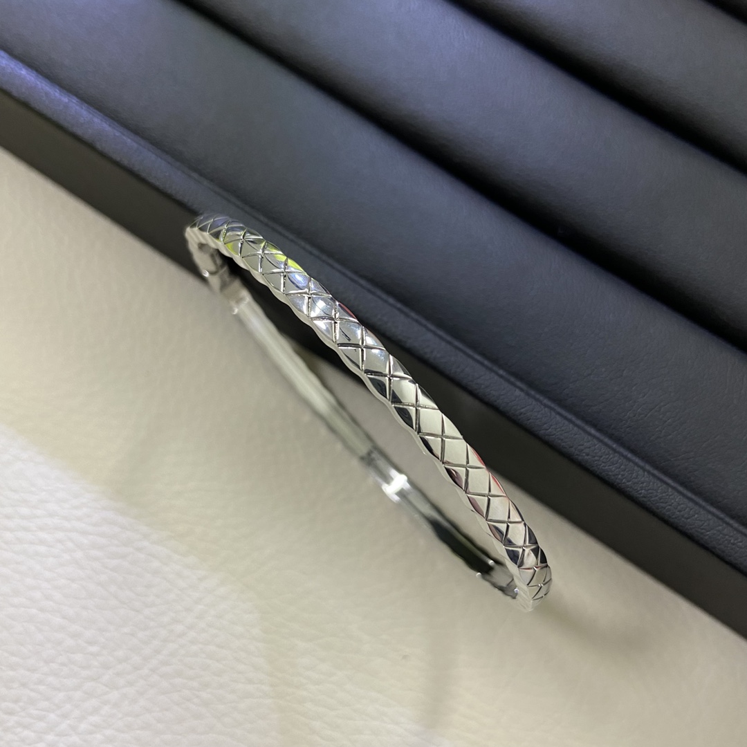 Thick Thin Designer Bracelet Gold Sier Designer Pef's New High-end Dia-encrusted Dia Grid Bracelet Solid Set Wedding Party Designer Jewelry