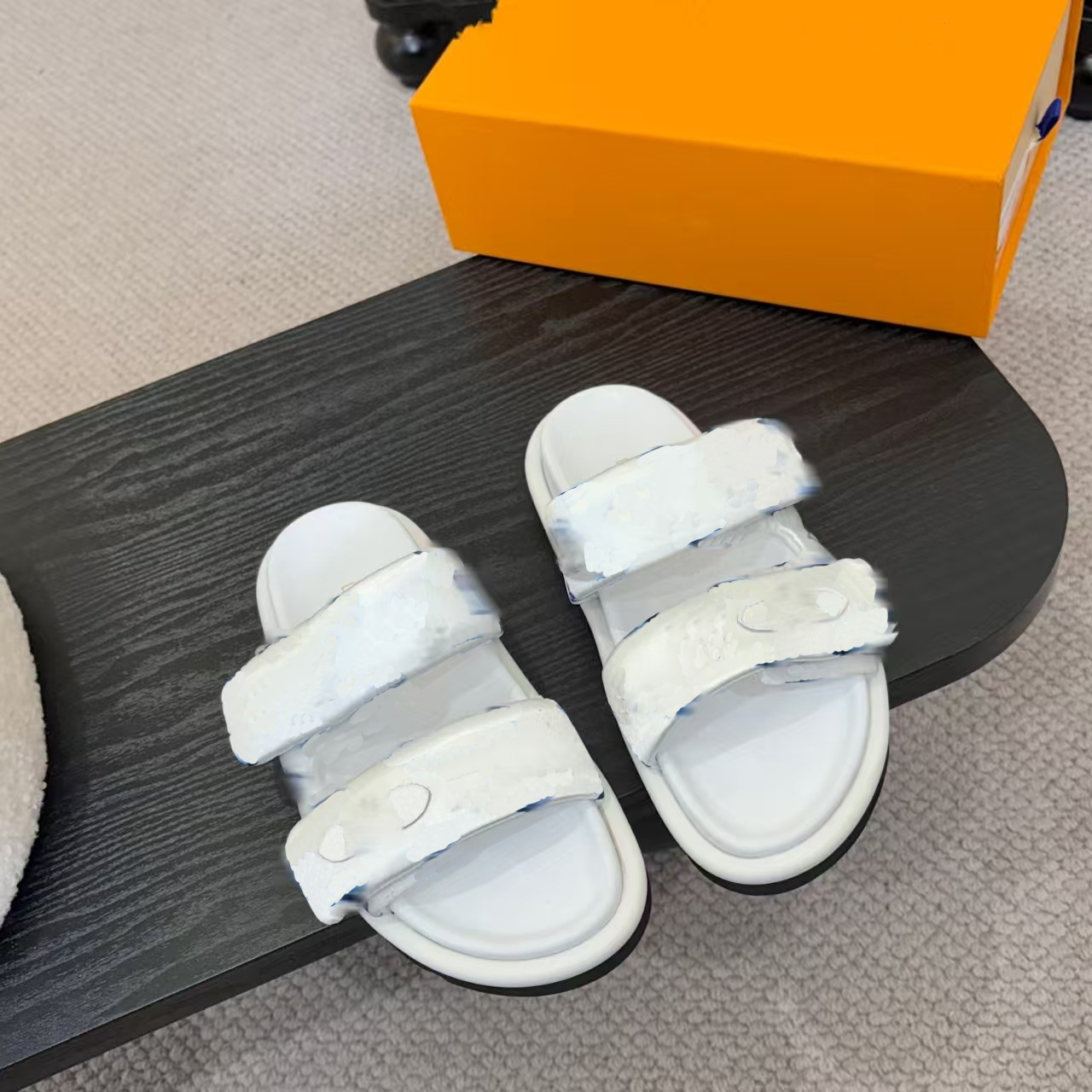 Designer Sandals top luxury sandals Alphabet print pattern Velcro classic flat beach fashion with outdoor casual sports designer sandals women Shoes