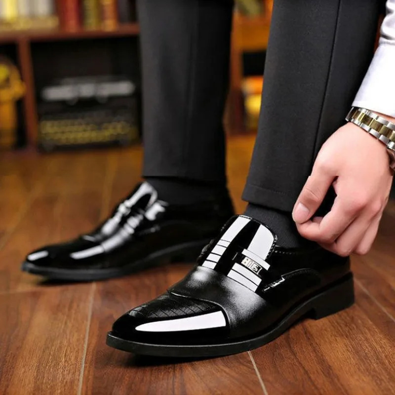 Fashionable and Versatile Men Formal Leather Shoes Business Casual Trendy Simple Slip on Lazy Casual Leather Shoes 250725