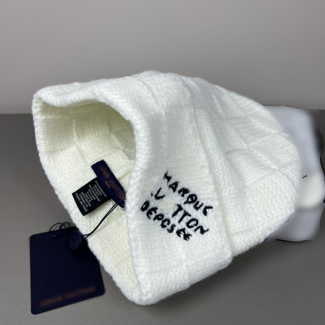 Top White M92738 Lois Beanie hats 2025 fashion new luxury Beanie/Skull Caps High quality knitted hat trucker cap lois beanie