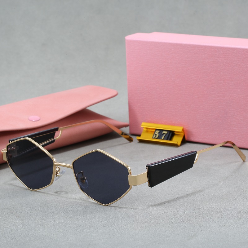 2025 With Box Designer Sunglasses Luxury Eyeglasses Brand Glasses Black Amber Gold Purple Silver Unisex Vintage Frame Summer Casual Goggle Shading P