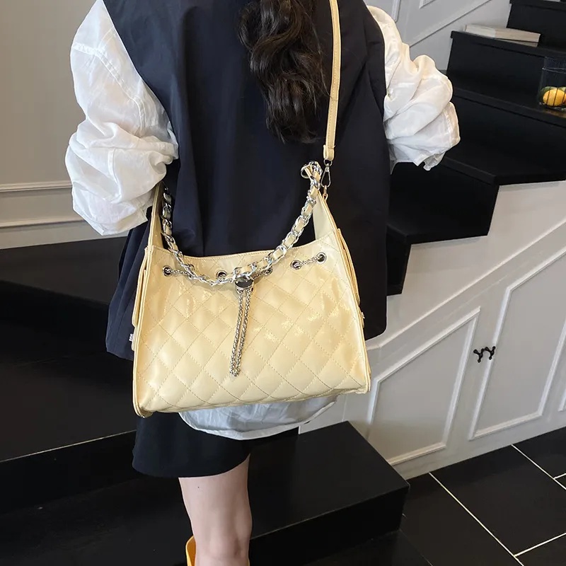 Tote Designer Shoulder Purse Fashion Large Capacity Letter Women's Travel Bag High Quality Leather Regular Handbag Casual Wearable