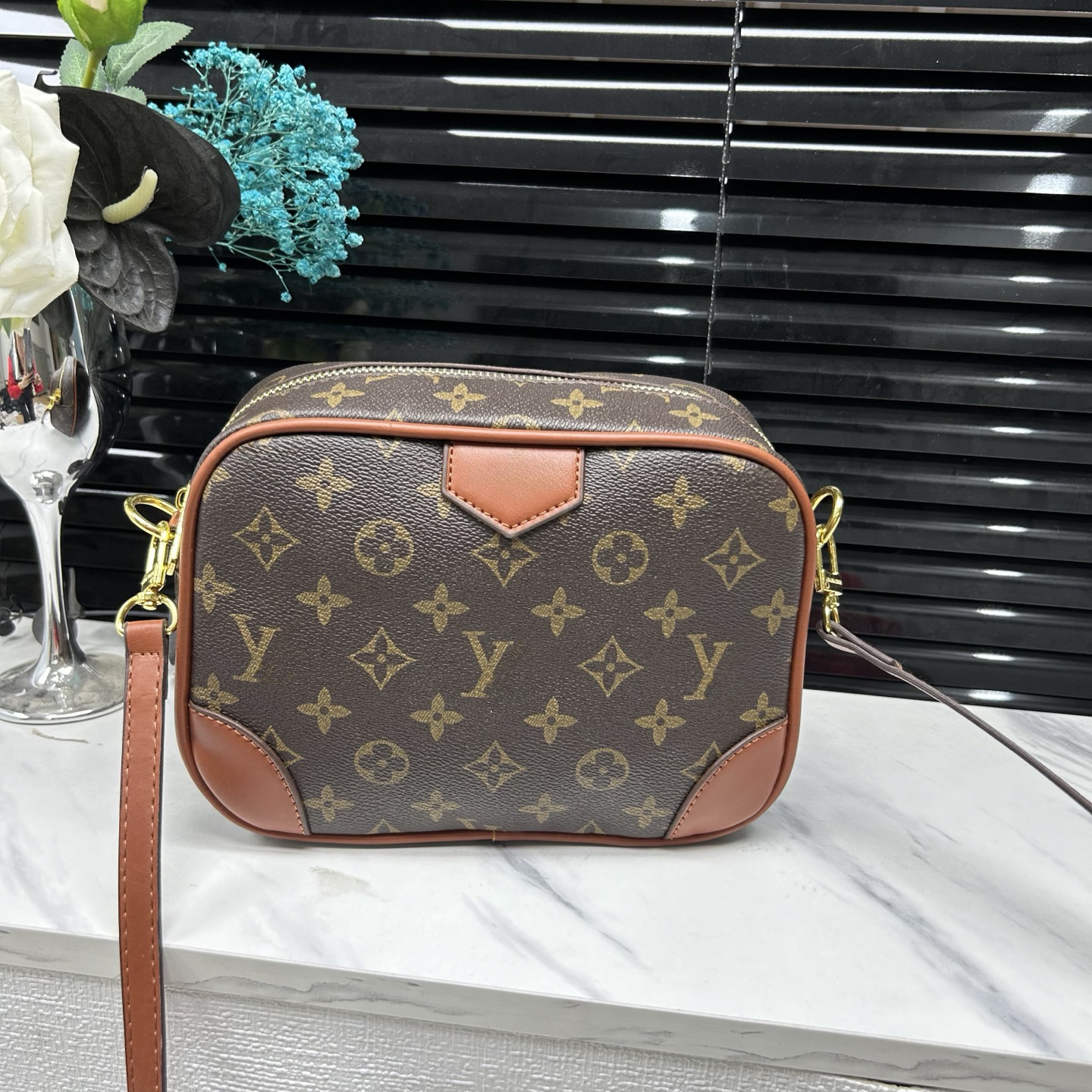 2026 trendy colorful bag crossbody bag with vibrant color prints adjustable shoulder strap zipper closure lightweight stylish great for casual outin