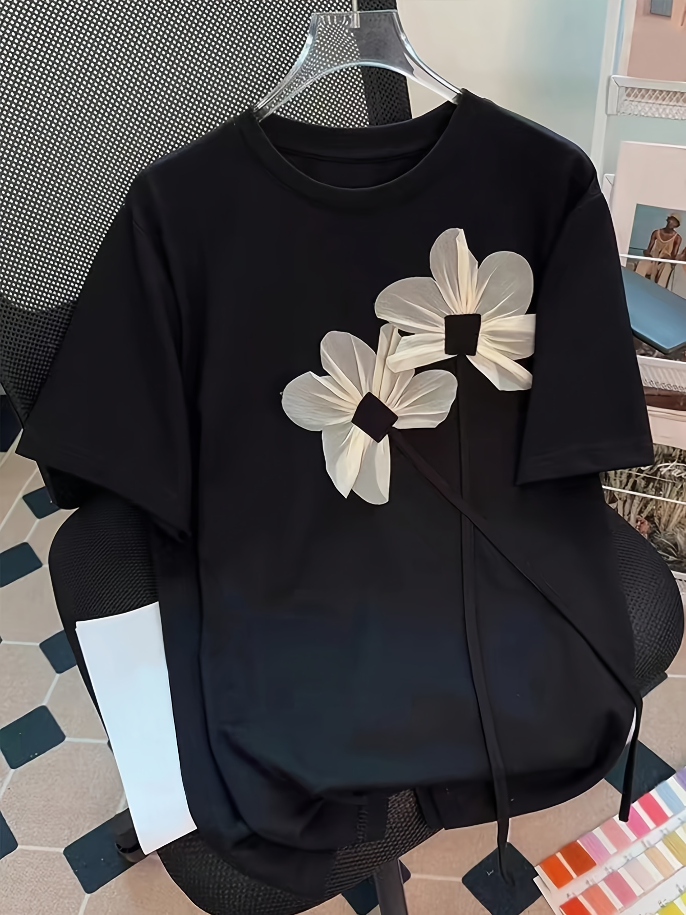 plus size Fashionable women's casual short sleeved round neck T-shirt, black with white flowers regular top machine washable