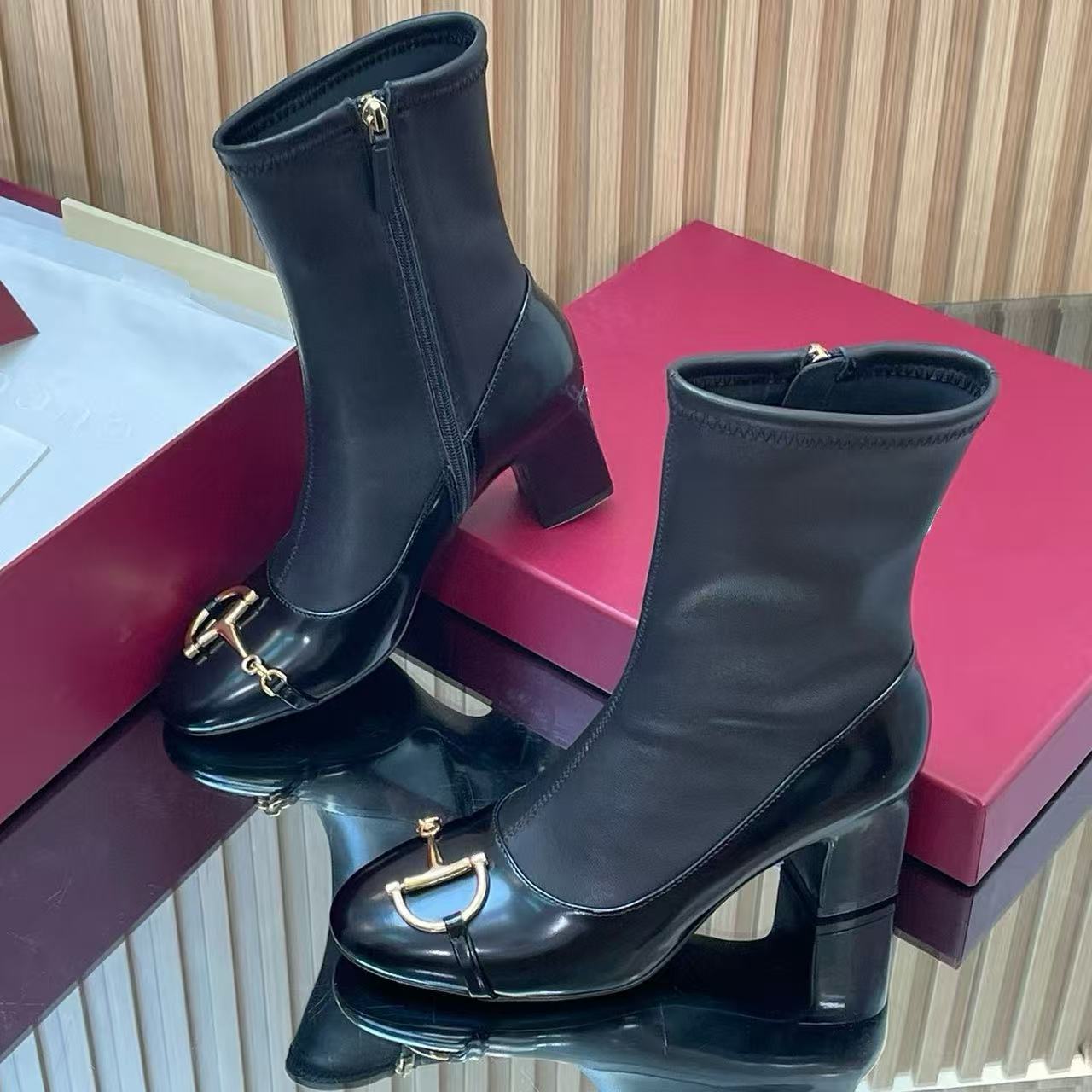 2025 Designer Nappa Leather Boots Women Leather Boot With Buckle Retro British Style Ladie Martin Boots Size Rubber Outsole Size 35-42