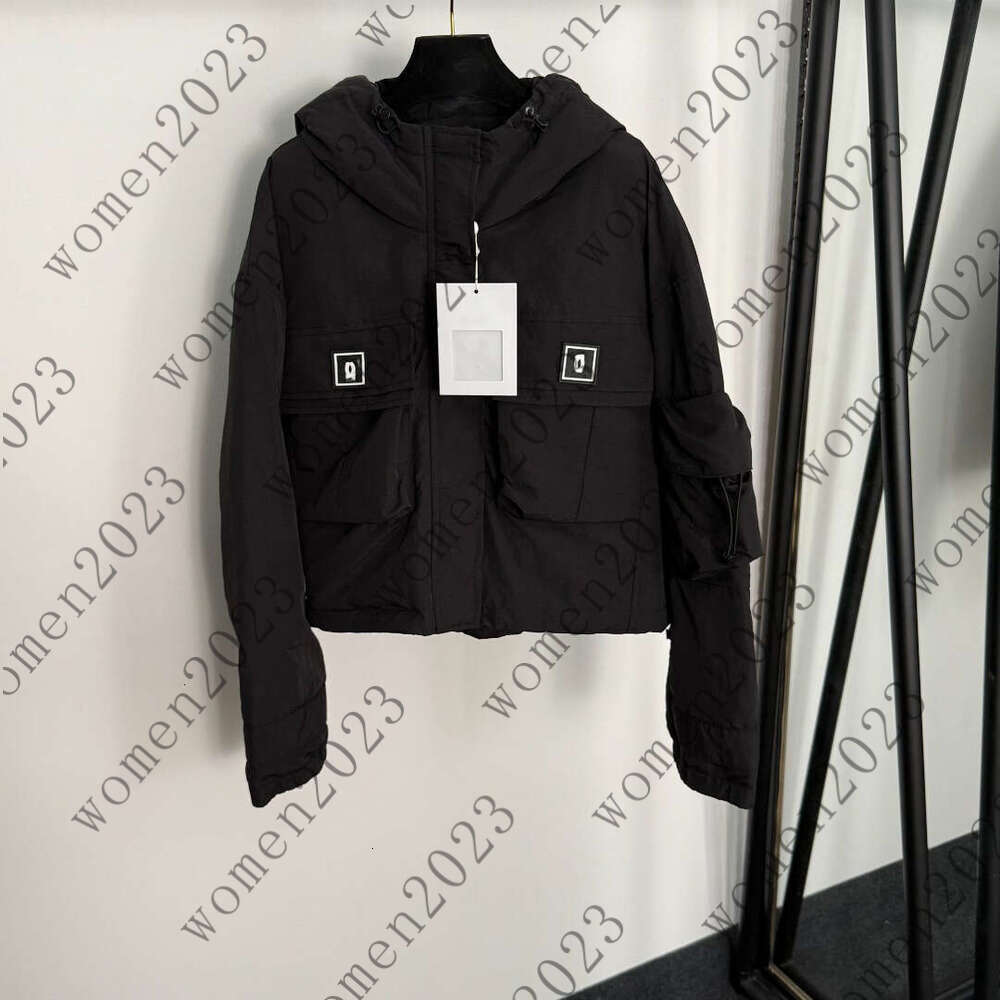 Short Women's Cotton Jacket Designer Style with Pockets Fashionable Design Hooded Thickened Warm Unisex Suitable for Travel Fashionable Casual