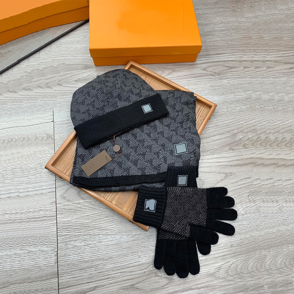 designer hat scarf Gloves men beanie woman winter scarves Sets Black Fashion Jacquard Thick Knitted Outdoor Leisure skate cover sneck Keep warm S