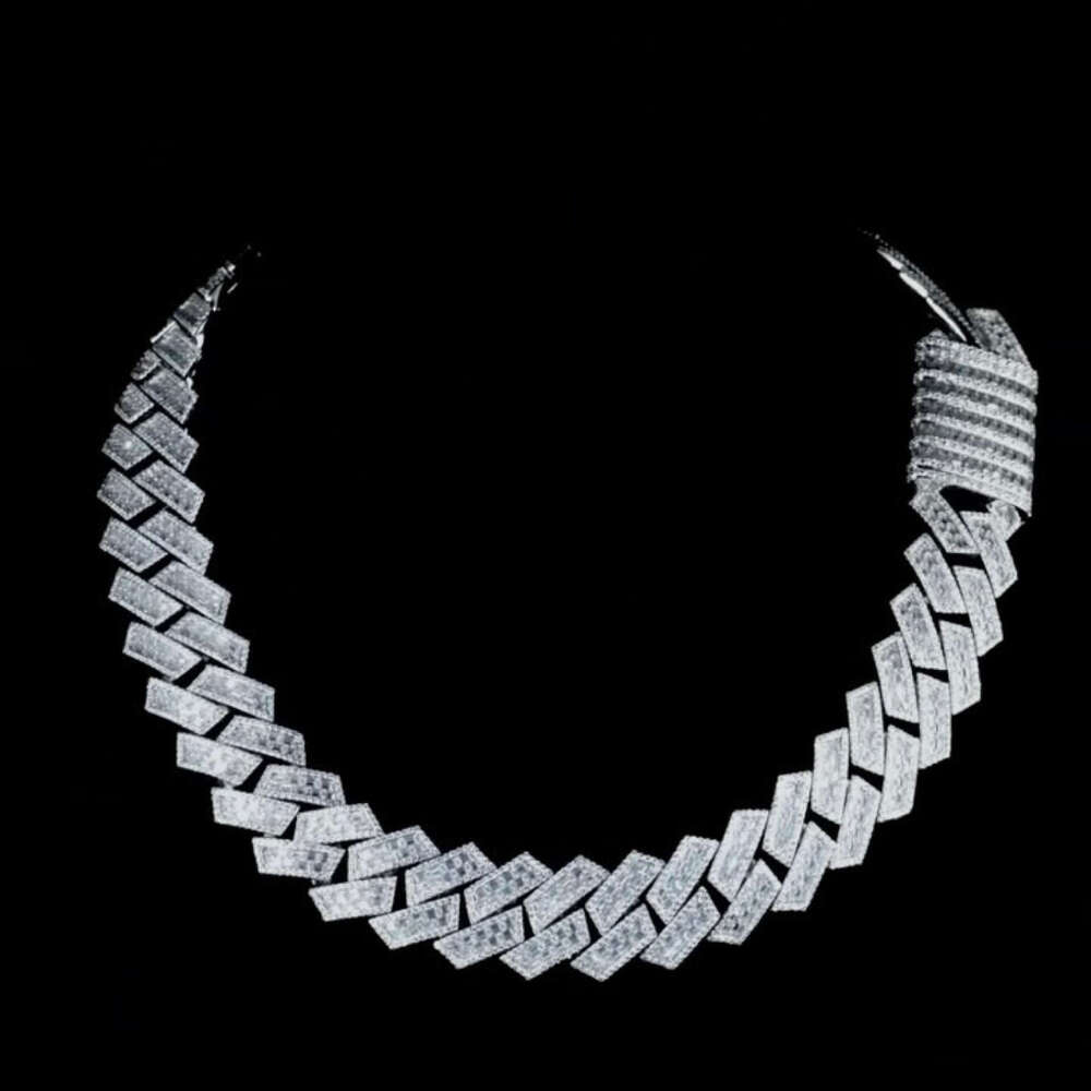Senior designer styleFull Ice VVS 925 Silver Plated Custom Silicon Stone Cuban Chain
