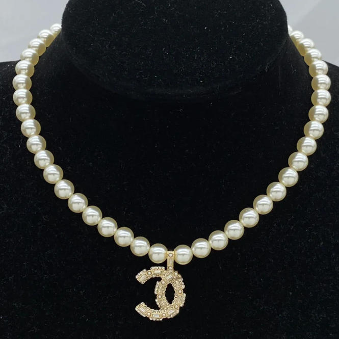 Collier avec pendentif en perles de luxe pour femme – Bijoux élégants parfaits pour la Saint-Valentin et Noël