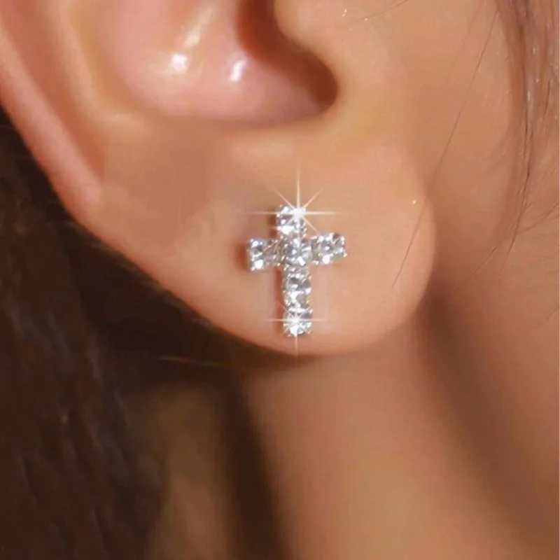 Lats mignon cross cube zircon petites boucles d'oreilles adaptées aux femmes accessoires de bijoux de mode argentée giftSt250402