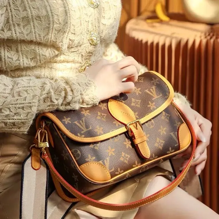 2025 luxurys diane fashion designer high quality handbag shoulder bag tote bags for women M46386