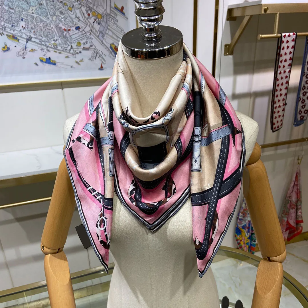 Designer Luxurys Letters Scarf Printed Leopard Print Twill Silk Scarves Lightweight shawl Double Layer Satin Chiffon Texture Sun Protection Ladies T