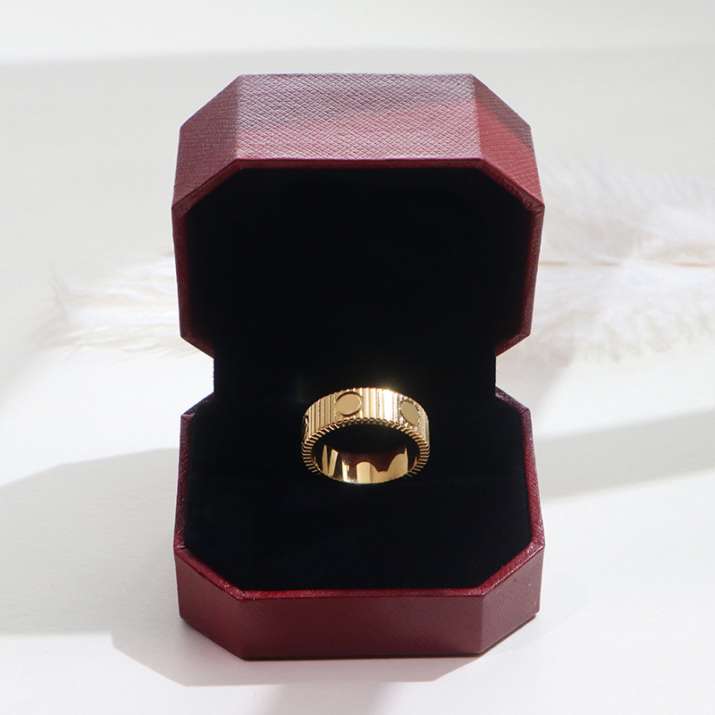 Bagues de bande Bague Designer Luxurys Bague de mode Femmes Illimité Nouveaux spectacles Tempérament Lumière Simple Exquis Personnalisé et polyva