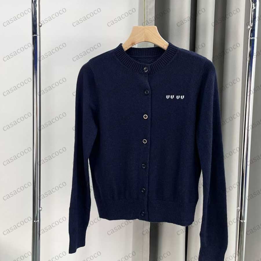 Autunno Donna Designer Cardigan lavorato a maglia Maglione di lusso per le donne Maniche lunghe Lettera Felpa Pullover Cappotto Top -8 Felpe con cap