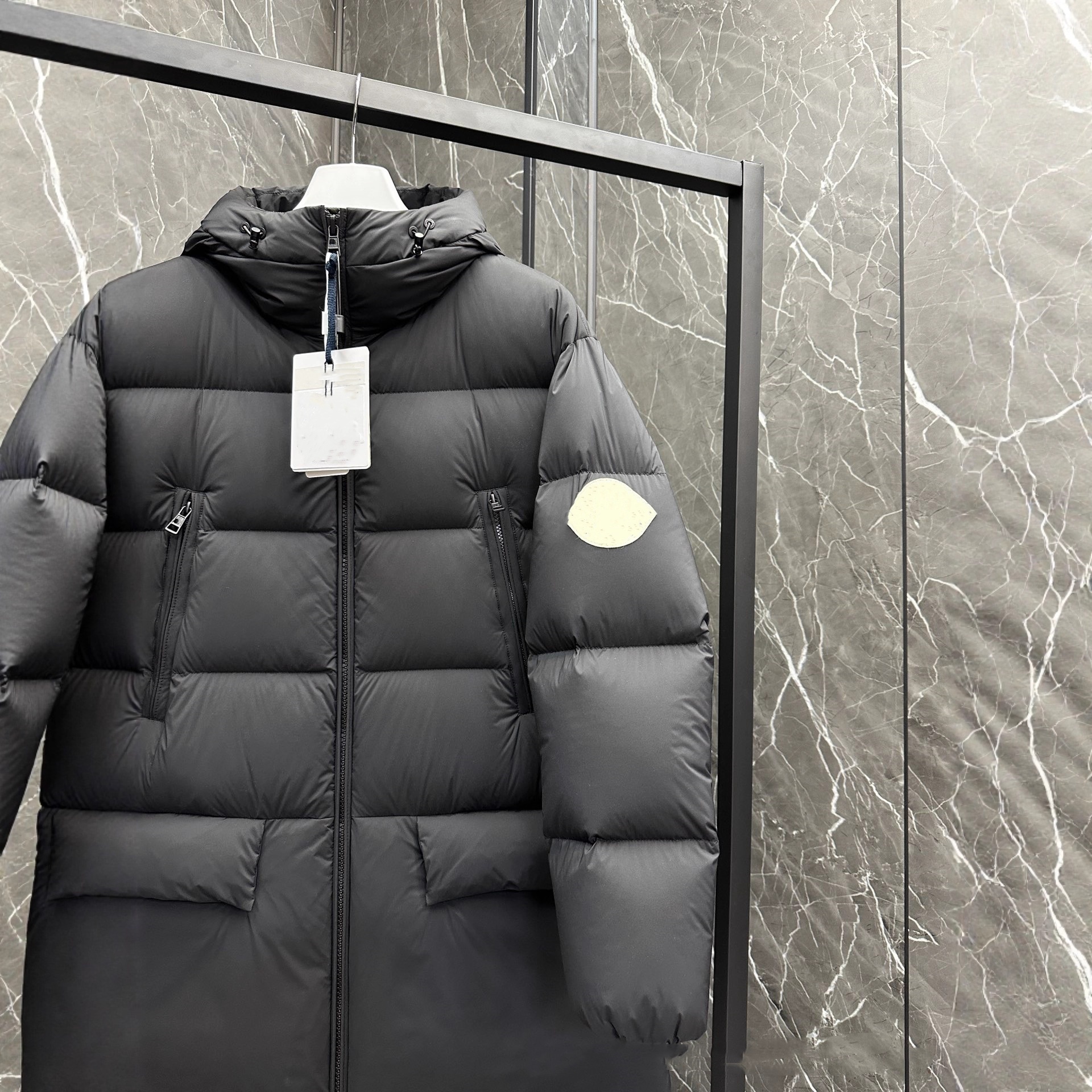 Mens Down Coats Jackets Parkas Designer Classic Casual Medium to long size felt badge down jacket for couples versatile and loose fit