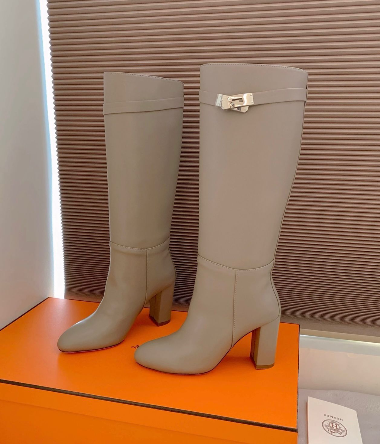 Hiver marque de luxe femmes bottes d'équitation palladium plaqué boucle genou haute saut bottes hautes dame soirée robe de marche EU35-43