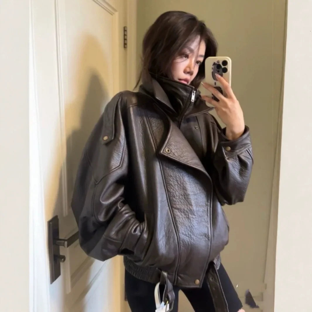 Retro American Heavyweight PU Leather Jacket Womens Autumn Sweet Cool Spicy Oversize High-End Feeling Motorcycle Jacket 251104