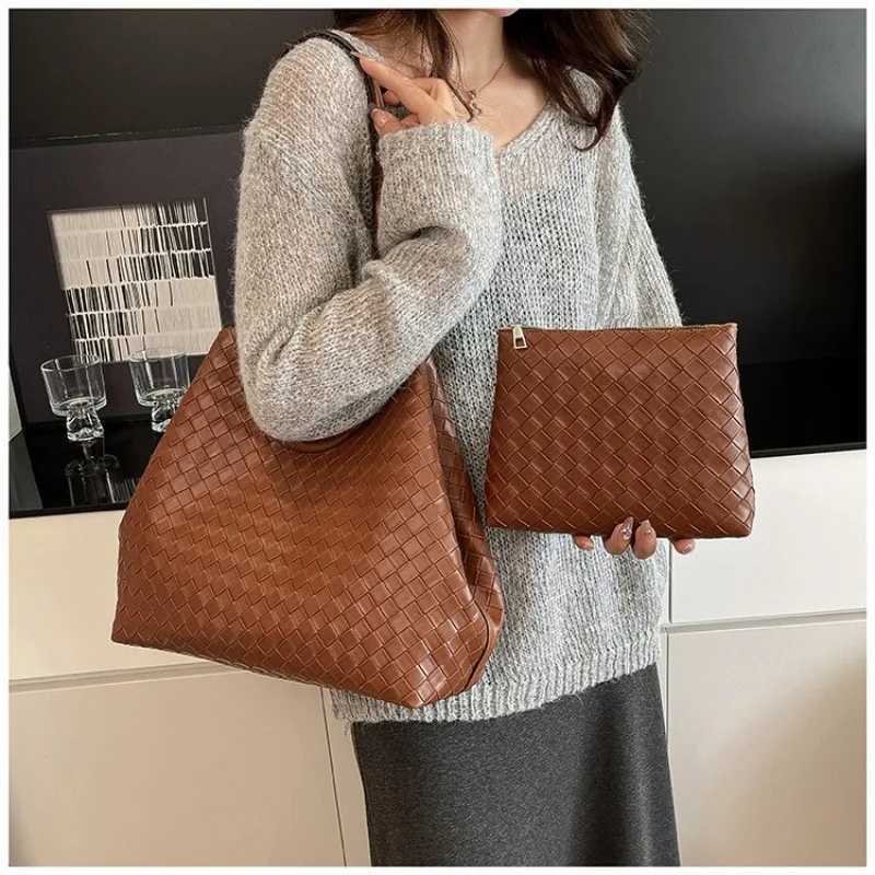 Sac à main à motif tissé Imitation rétro, Simple, grande capacité, à la mode, polyvalent, pour le travail et les déplacements, W251104, 2025