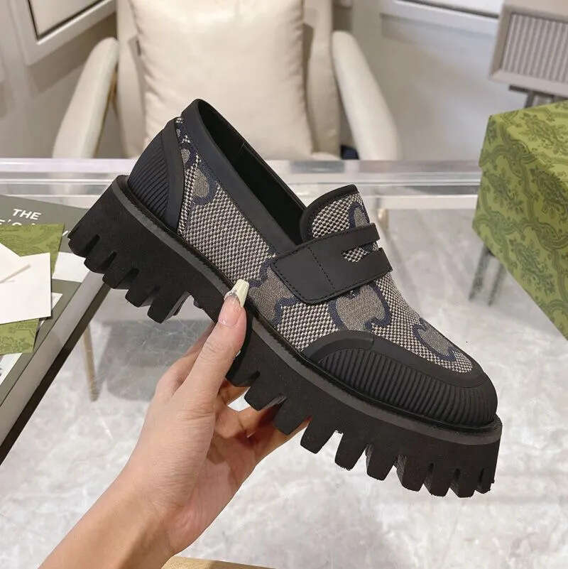 Guangzhou Casual New Brand Breathable Letter Men's and Women's Fashion Trendy Shoes Boots Autumn