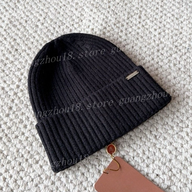 Warm Designer Beanies Women Men's Knitted Caps Luxury Outdoor Warm Skull Caps Festival Gifts 33474