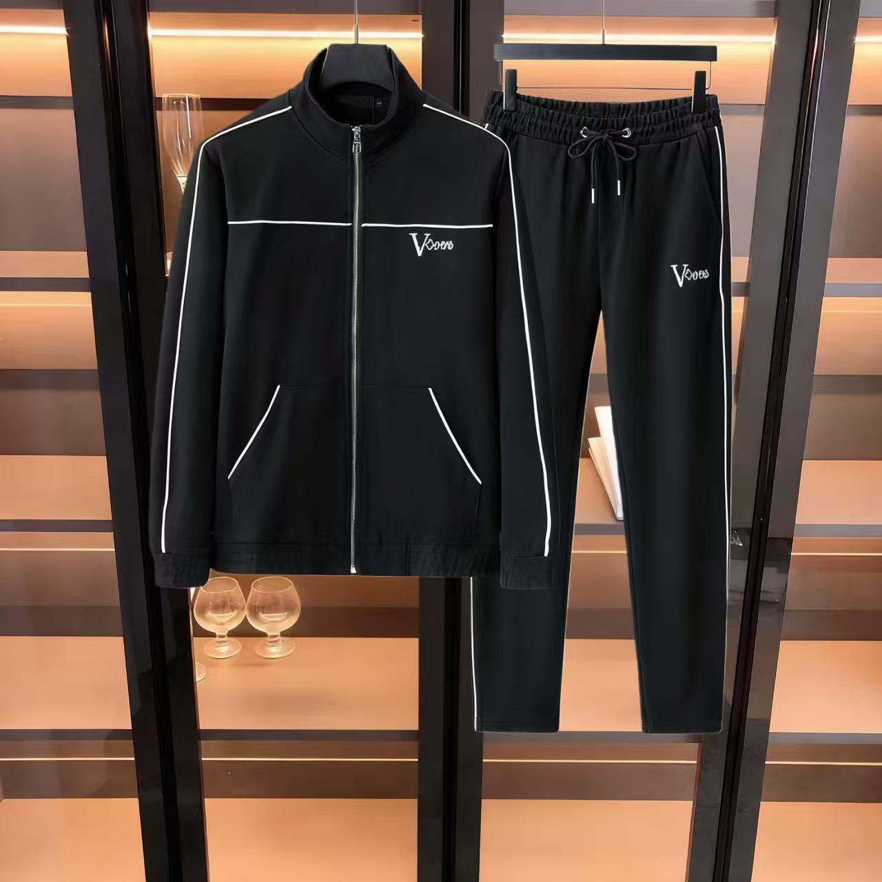 Mens Tracksuits Tshirt Sets Luxury Designer Mens Womens Tshirts Shorts Tracksuit Jogger Sportswear Streetwear Pullover Sports Suit M3xl