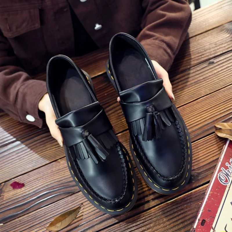 Fashionable Men Women Loafers Tassel Shoes British Casual Boots Spring and Autumn Luxury High Quality Plus Size 46 45 Z251107