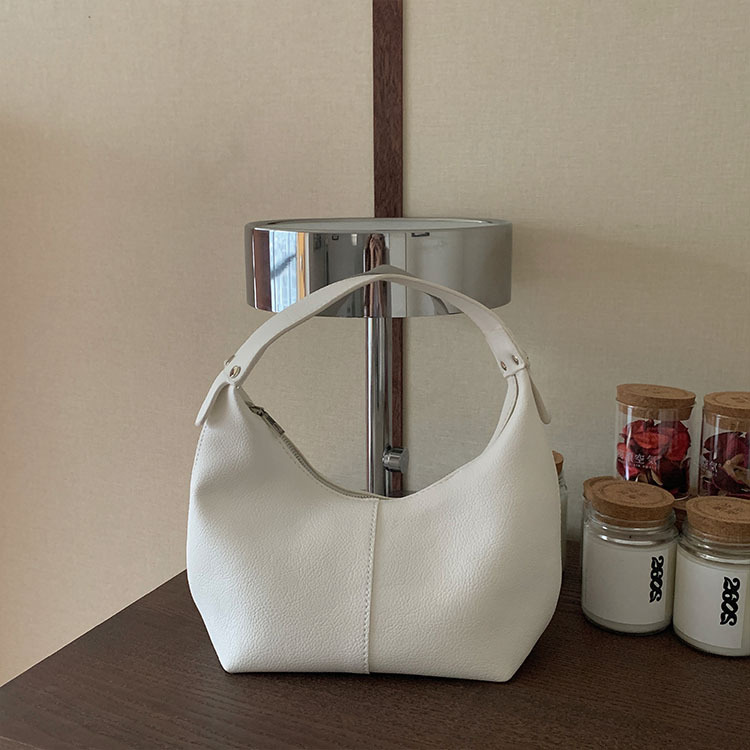 Luxury bag Designer New Small Soft Popular Female All Matching Handbag Shoulder Simple Dumpg Underarm Bag 2025s Hot