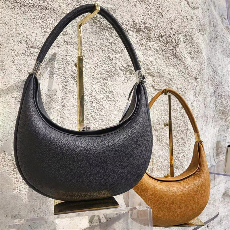 Lady pochette Designer Crescent bag strap Womens mens Luxurys handbag purse CrossBody half moon bags Tote Shoulder sling satchel calfskin leather Cl