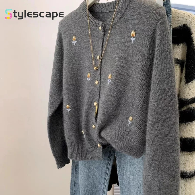 Grey Embroidered Raccoon Velvet Sweater Jacket for Womens Autumn and Winter Lazy Style Korean Knitted Cardigan Top 251104BJ