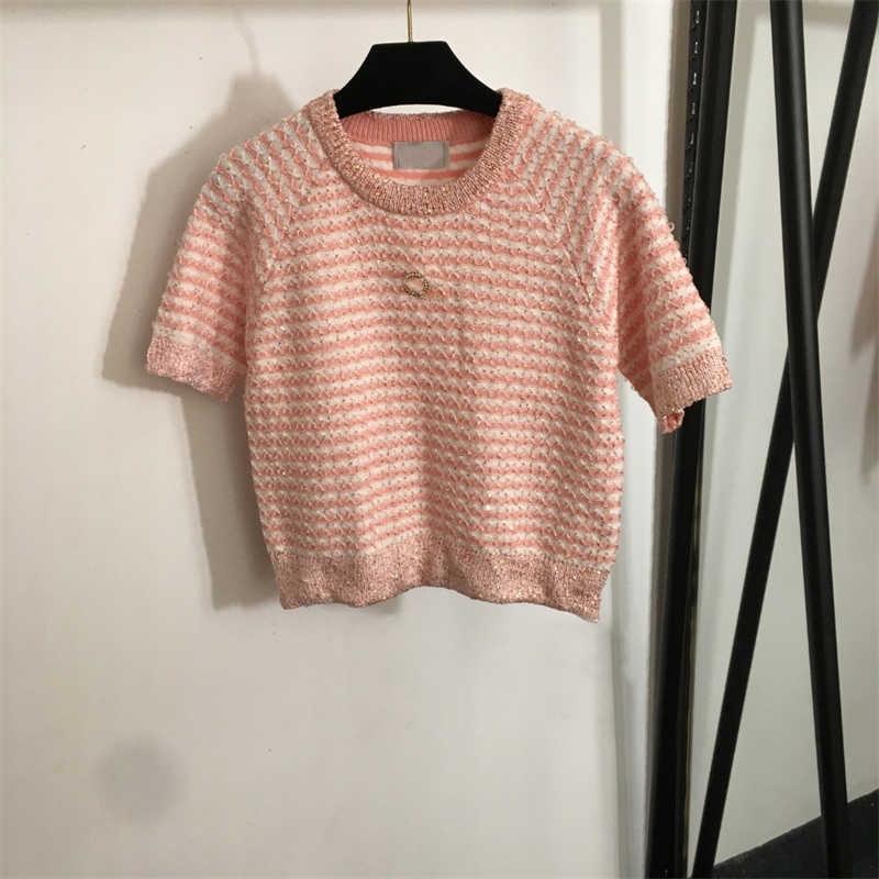 Vêtements Femmes Designer T-shirt T-shirt T-shirt de haute qualité broderie à manches courtes Tshirt Pearls Logo Brooch T-T-T-T-T-T-Souvent Contr