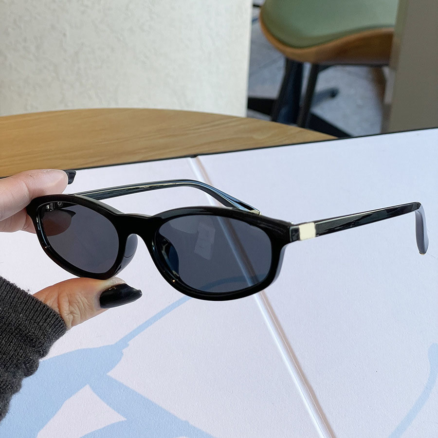 Small women luxury sunglasses men black leopard print fashion vintage lunette clear womens designer glasses A06s zonnebril new style sh223