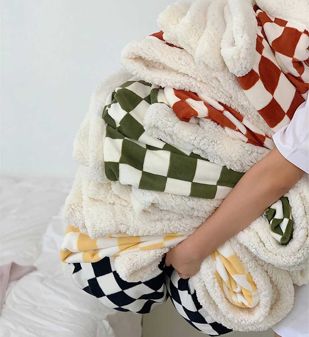 Retro Checkerboard Plaid Throw Blanket for Sofa Chair Nap Double Soft Warm Polar Fleece Blankets Plaid Plush Bedspread CoverW251107-image-1083903755