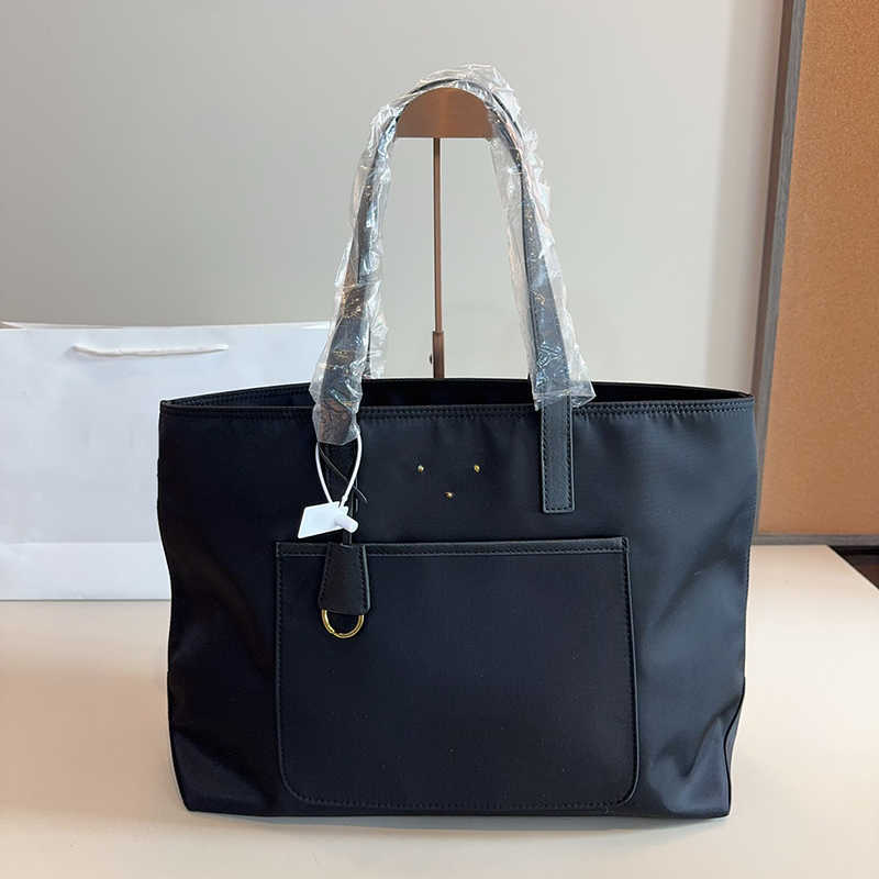 nylon tote bag designer bag for woman men black briefcase luxury large work totes Shopping Handbags Mens Messenger Bags 250410